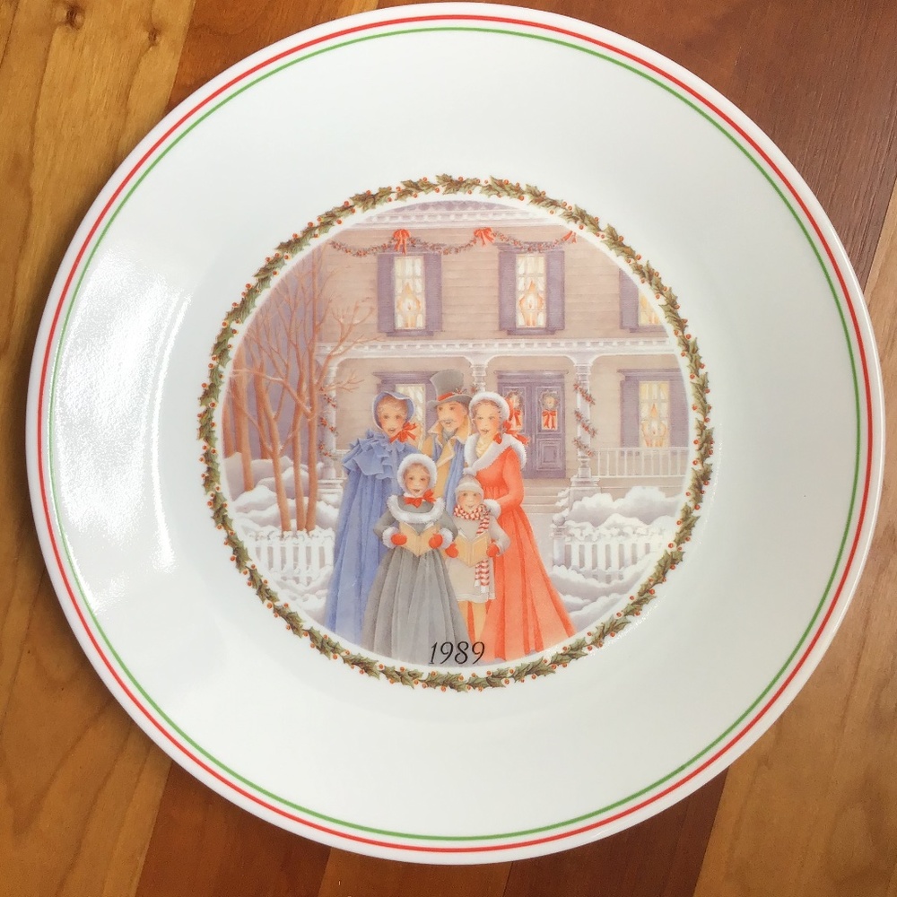 NWT Corelle Vintage 1989 Christmas Plate Limited Edition Corning Glass